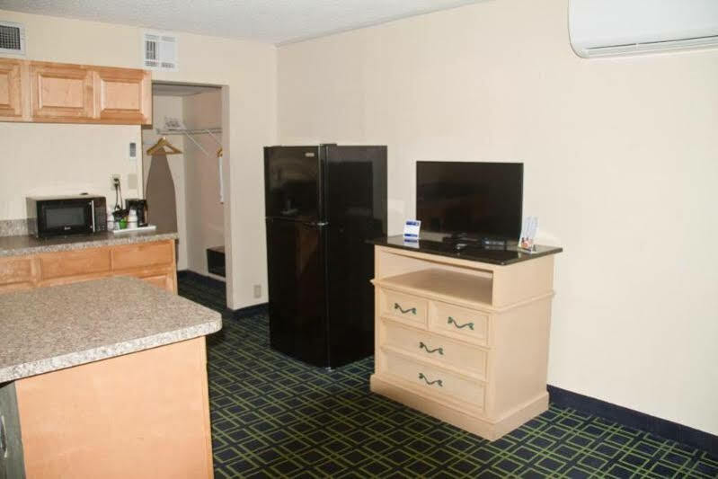 Space Coast Hotel Titusville-Kennedy Space Center Exteriör bild