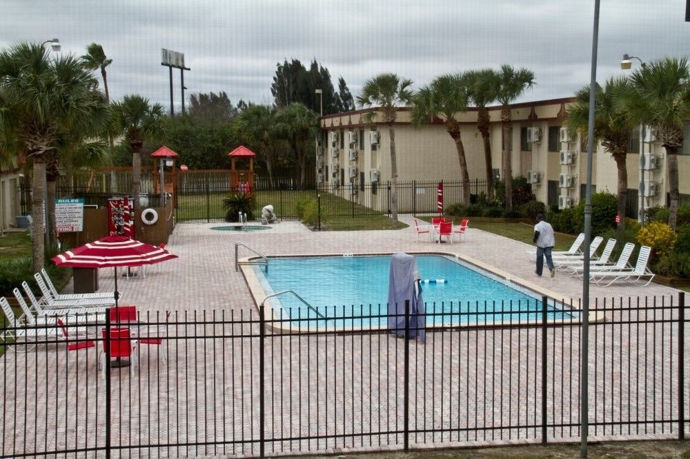 Space Coast Hotel Titusville-Kennedy Space Center Exteriör bild